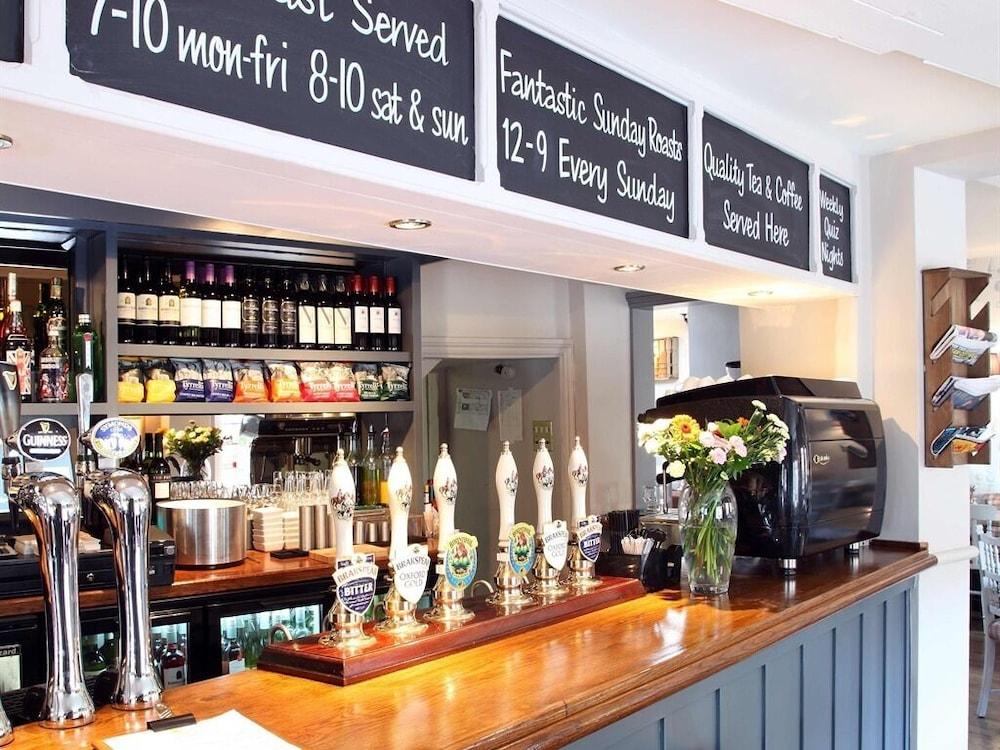 Flower Pot Hotel Sunbury-on-Thames Екстериор снимка