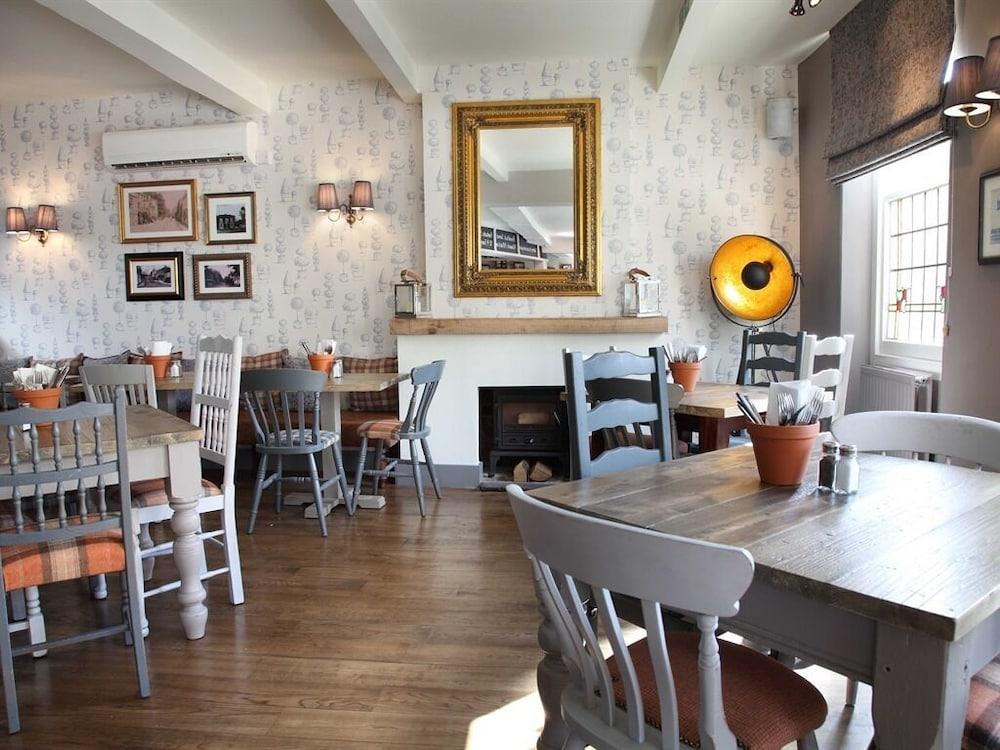 Flower Pot Hotel Sunbury-on-Thames Екстериор снимка