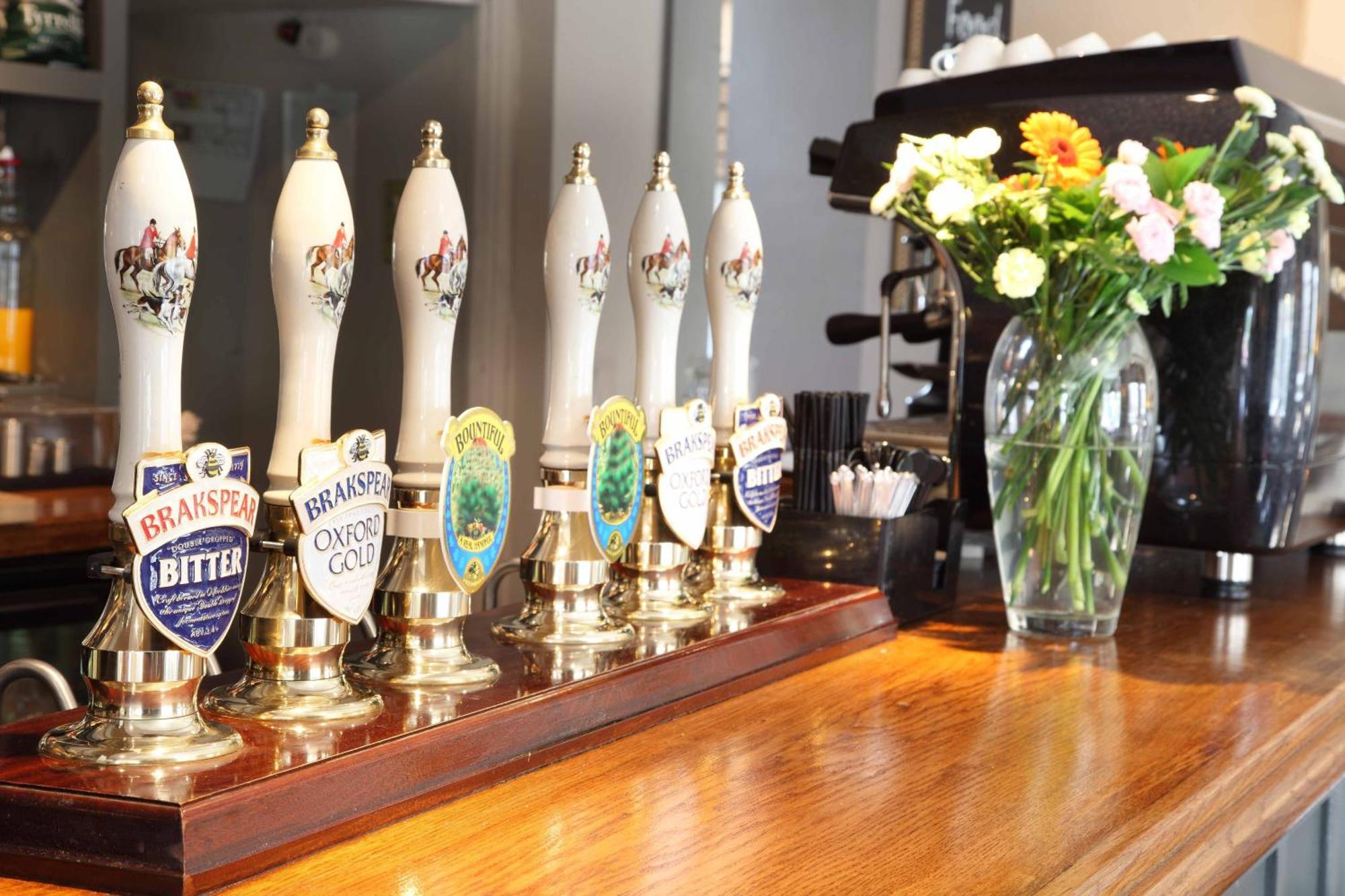 Flower Pot Hotel Sunbury-on-Thames Екстериор снимка