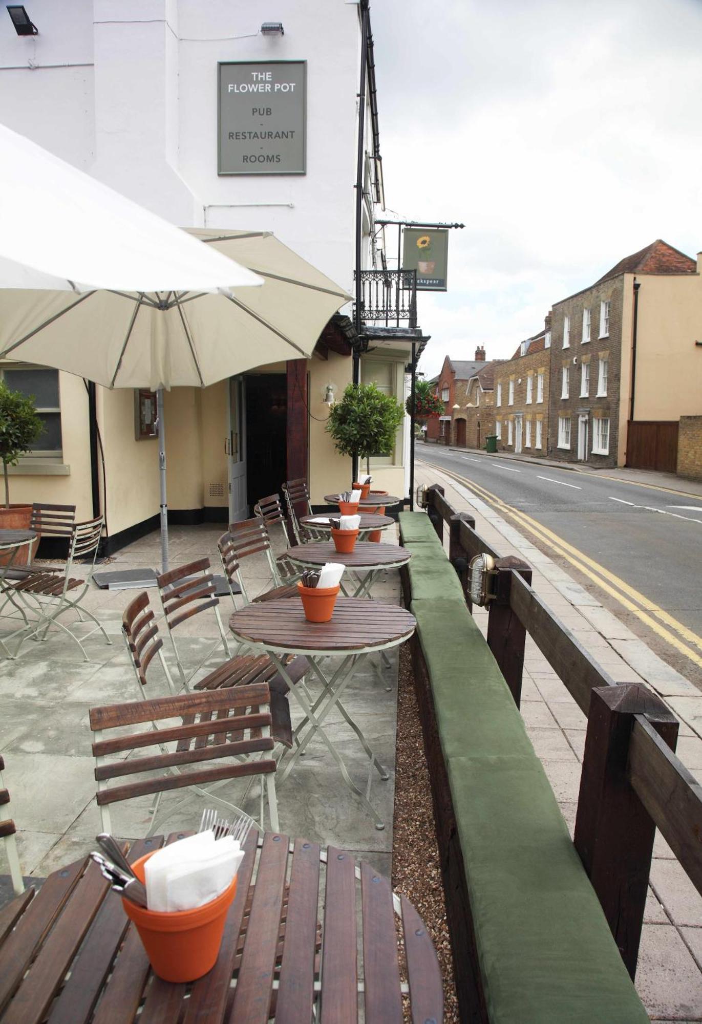 Flower Pot Hotel Sunbury-on-Thames Екстериор снимка