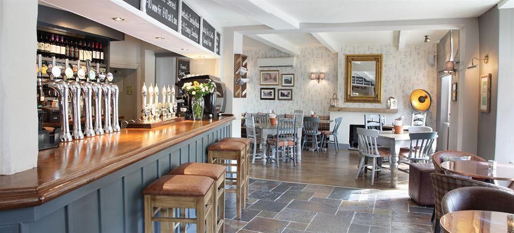 Flower Pot Hotel Sunbury-on-Thames Екстериор снимка