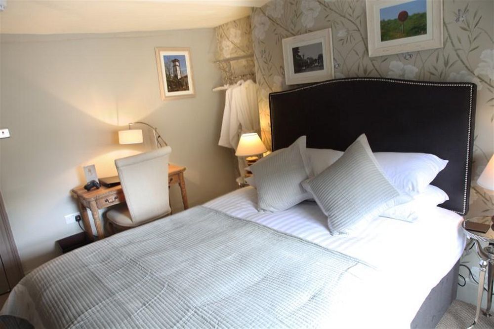 Flower Pot Hotel Sunbury-on-Thames Екстериор снимка