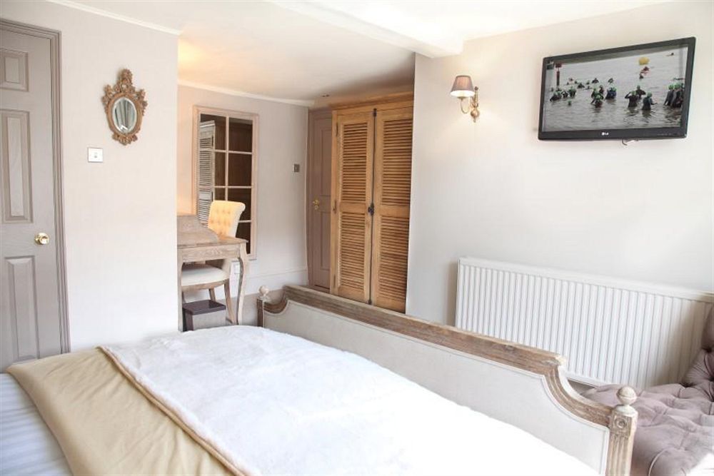 Flower Pot Hotel Sunbury-on-Thames Екстериор снимка